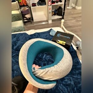 Ostrich Go Neck Pillow, blue and gray